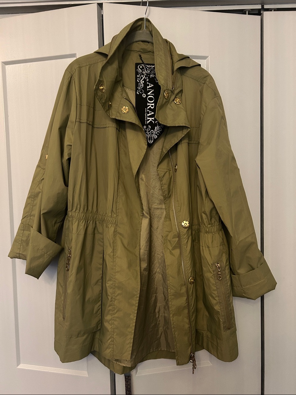 ANORAK Olive Lightweight Rain Jacket with Gold-Tone Details